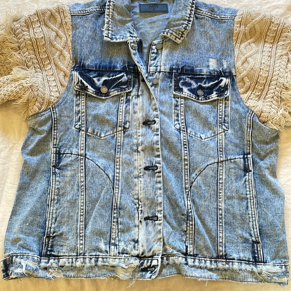 NWOT Blank NYC Large Distressed Denim Jean Jacket with Sweater Sleeves - Picture 6 of 10